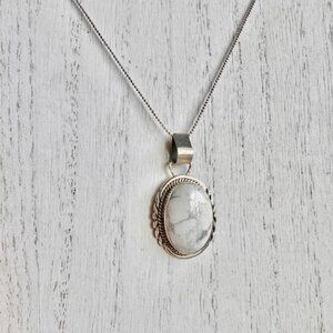 Vintage Larry Spencer Native America Navajo White Buffalo Necklace, Howlite